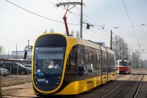 Трамвай обладнано для маломобільних людей і пасажирів з особливими потребами