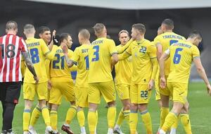 Украина размялась на "Брэнтфорде" перед игрой со сборной Англии