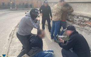 Задержанным сообщили о подозрении в госизмене, и суд отправил их под стражу