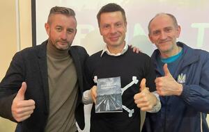 Основатель сети Алексей Гончаренко (посередине) отметил, что в центрах будут оказывать и психологическую поддержку