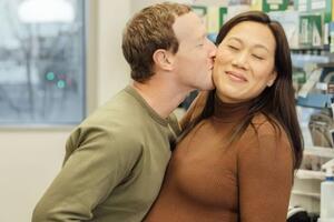 Цукерберг и Чан познакомились в 2003 году