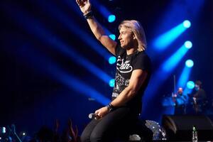 Адвокат Винника заявила, что певец находится в Германии на лечении