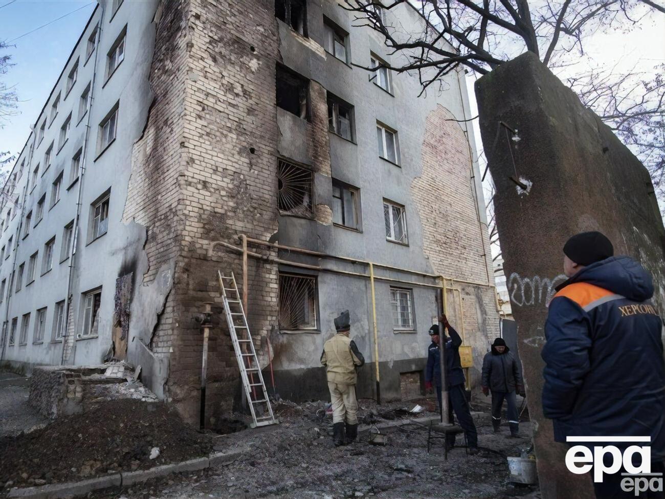 Житлові квартали Херсона російські військові обстріляли сім разів