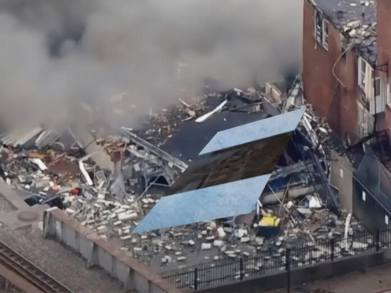 Одно из зданий фабрики было полностью разрушено