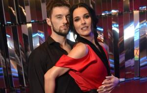 Ефросинина танцевала с Леоновым. Они покинули шоу после пятого эфира, а вскоре из проекта ушла и Марченко