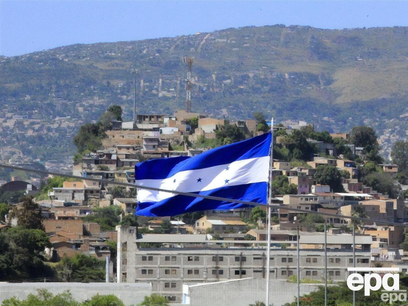 Гондурас был одной из 14 стран, которые признавали независимость Тайбэя от Пекина