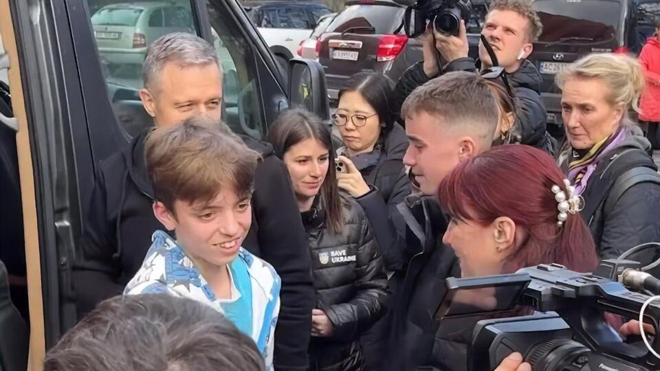 Детей оккупанты заставляли слушать российский гимн