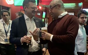 Кулеба (на фото слева): Однажды поднимем бокалы за нашу общую победу