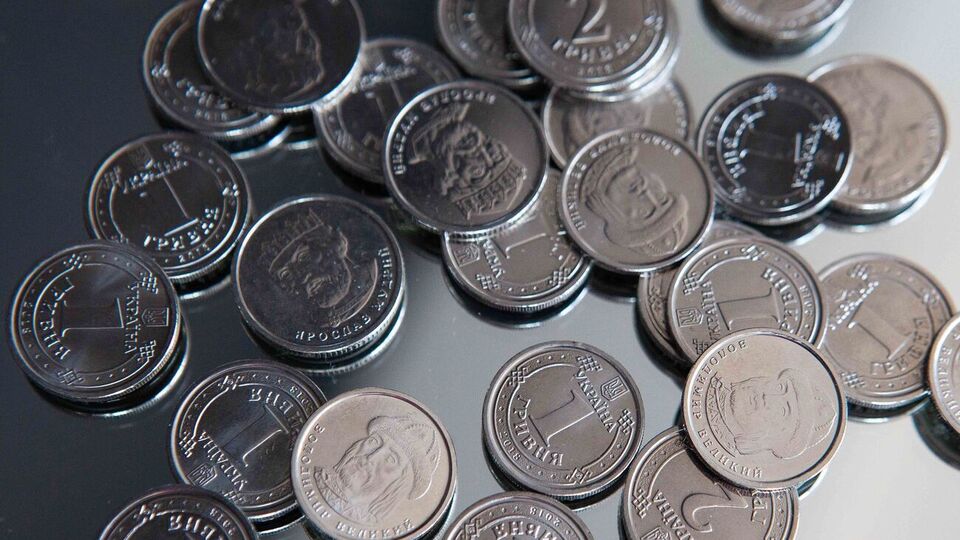 Опитані українці свідчать, що добробут їхніх сімей покращав