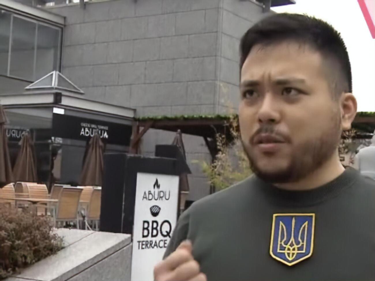 Японец рассказал, что специально в течение последних трех месяцев отращивал бороду, чтобы быть похожим "на самого смелого человека"