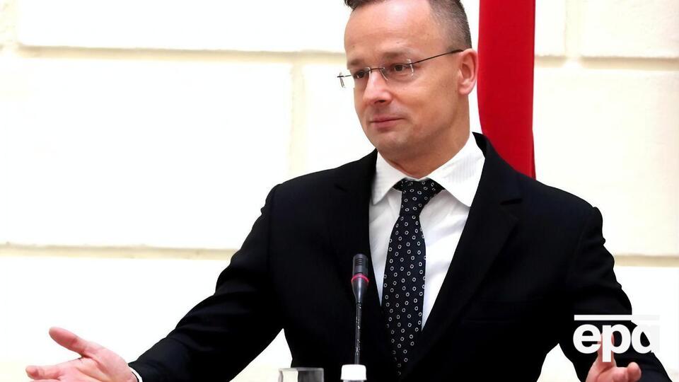 Сійярто вважає, що за підсумками переговорів можливо, щоб кордони встановили не там, де пролягає лінія фронту