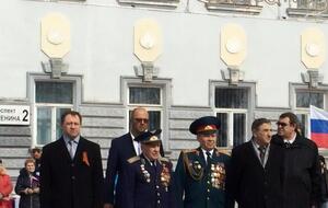 Один із підлітків, які повернулися з РФ, упізнав Астахова (на фото – другий ліворуч)