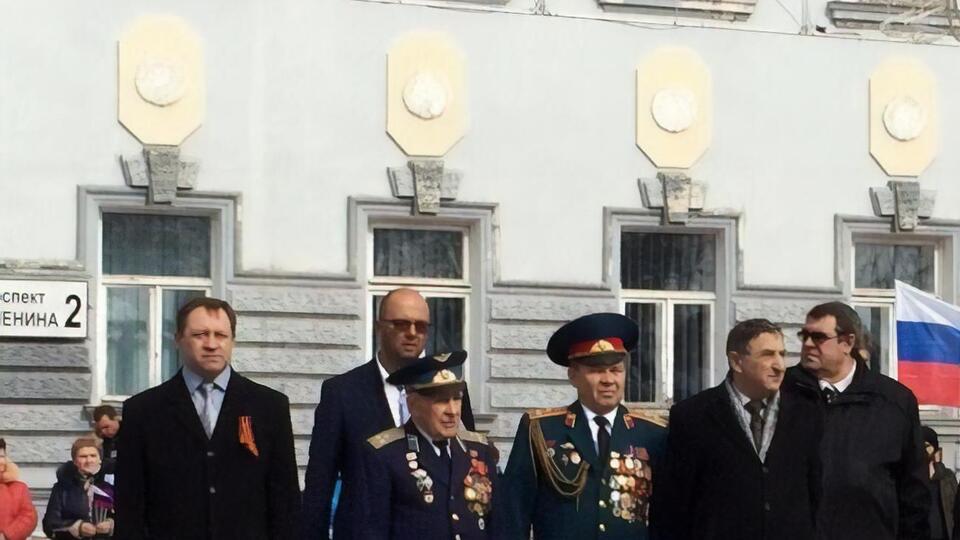 Один из подростков, вернувшихся из РФ, опознал Астахова (на фото – второй слева)