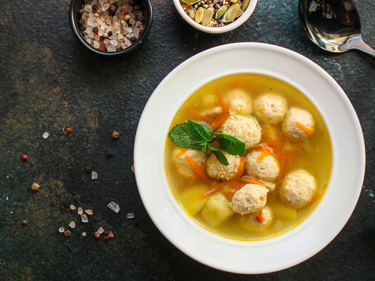 Клопотенко радить додавати в суп хмелі-сунелі