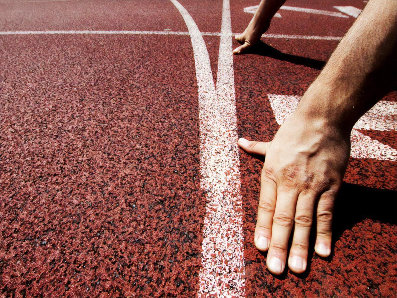 Каждый год планируется присуждать выдающимся спортсменам не более 100 таких стипендий