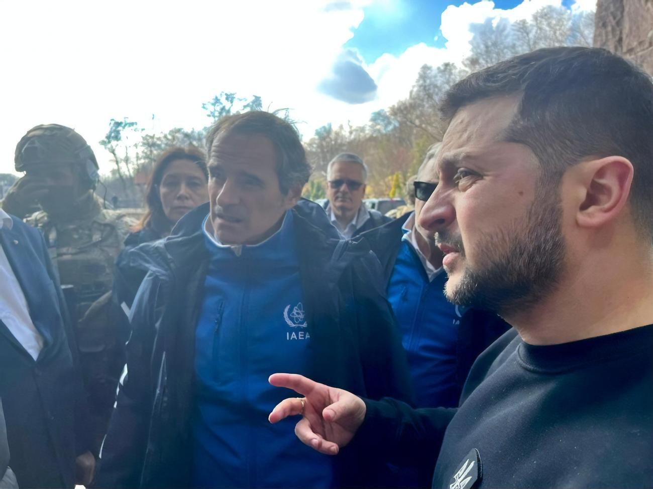 Зеленский показал Гросси, какой ущерб нанесен плотине