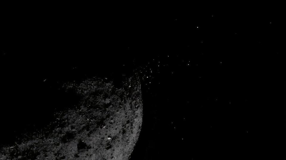 Космічний апарат скине на Землю капсулу зі зразками ґрунту астероїда Бенну
