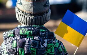 На март 2023-го известно как минимум о 16,2 тыс. депортированных Россией украинских детей, часть из них – сироты