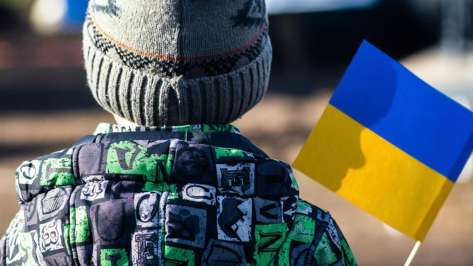 На март 2023-го известно как минимум о 16,2 тыс. депортированных Россией украинских детей, часть из них – сироты