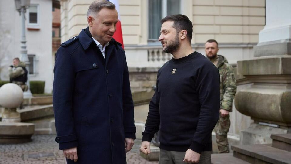 Зеленский пообщался с Дудой по телефону