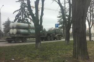 Російські війська шукають у Маріуполі безпечні позиції для своїх систем ППО