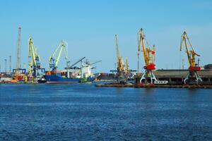 В ассоциации отметили, что блокада украинских портов сделала недоступными рынки, доставка к которым осуществляется морским транспортом