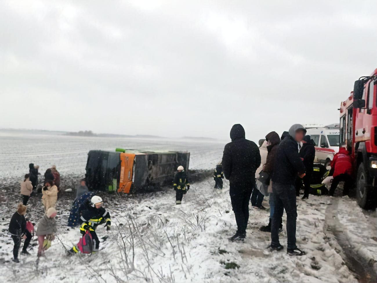 По информации правоохранителей, на момент аварии в салоне находились 25 пассажиров