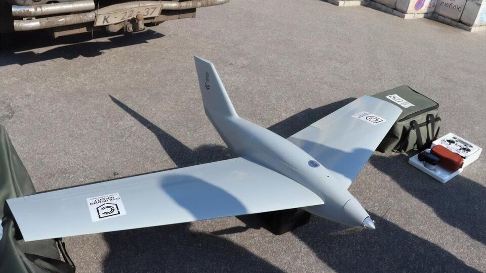 "Ельф" оснащено захищеною GVS-системою, він може працювати до двох годин у повітрі з дальністю до 70 кілометрів