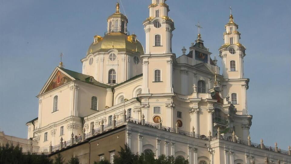 В Почаевской лавре сейчас богослужения проводит Украинская православная церковь Московского патриархата