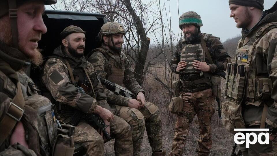ЗСУ під Бахмутом триматимуть оборону доти, доки це буде необхідно, зазначили в Міноборони