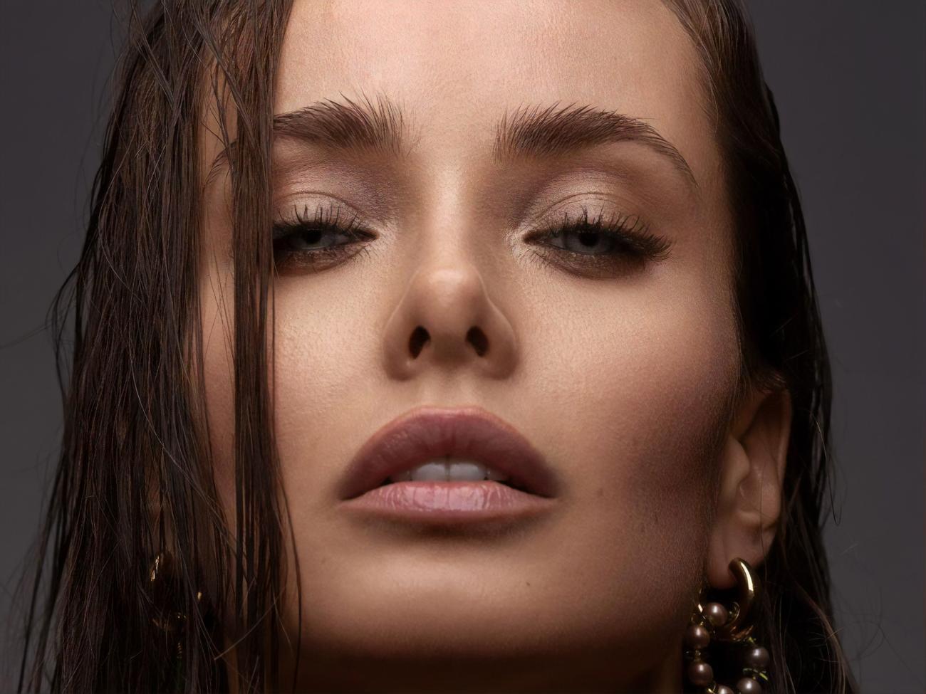 Мішина відпочиває в теплих краях