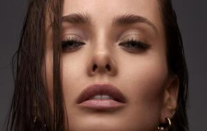 Мішина відпочиває в теплих краях