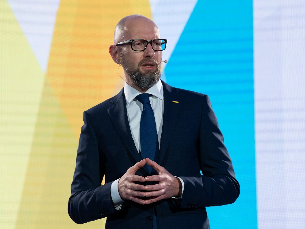 Яценюк сообщил, что профинансировал 30 дронов