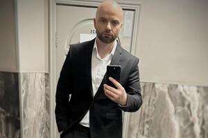 Дьомін одружений із 2010 року, але вже два роки живе окремо від дружини