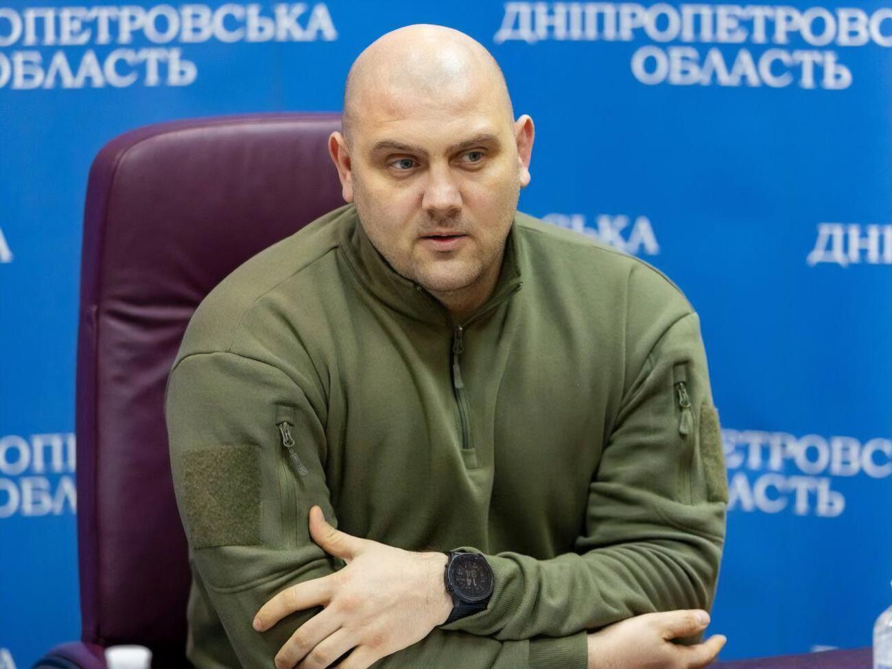Лысак отметил, что спасатели обследуют территории, где произошли прилеты