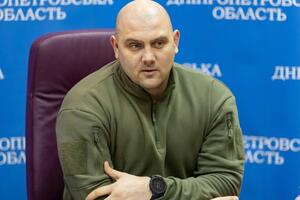 Лысак отметил, что спасатели обследуют территории, где произошли прилеты