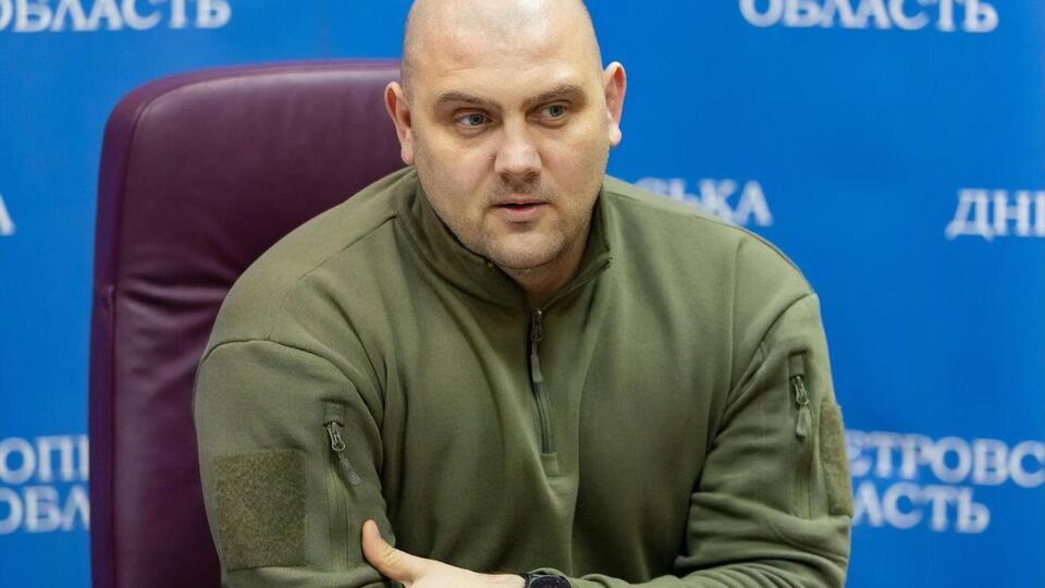 Лысак отметил, что спасатели обследуют территории, где произошли прилеты