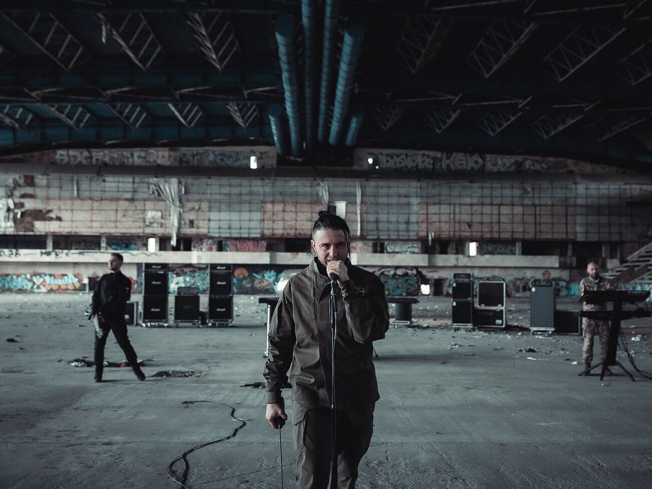 Робота над зйомками кліпу "Фортеця Бахмут" тривала три доби на справжніх позиціях під час виконання бойових завдань під Бахмутом