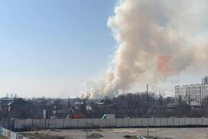 У мережі публікують знімки зі стовпом диму у Краснодарі
