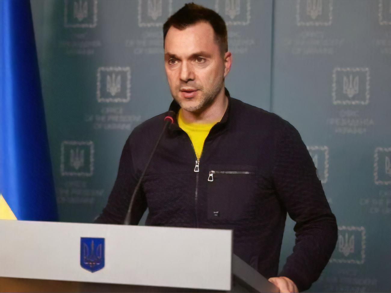 Арестович сказал, что даже в самые первые дни войны не впадал в отчаяние&nbsp;&ndash; помогали военный опыт, психологические практики, черный юмор и самоирония