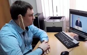 Депутат опублікував відео з локшиною на вухах 21 лютого