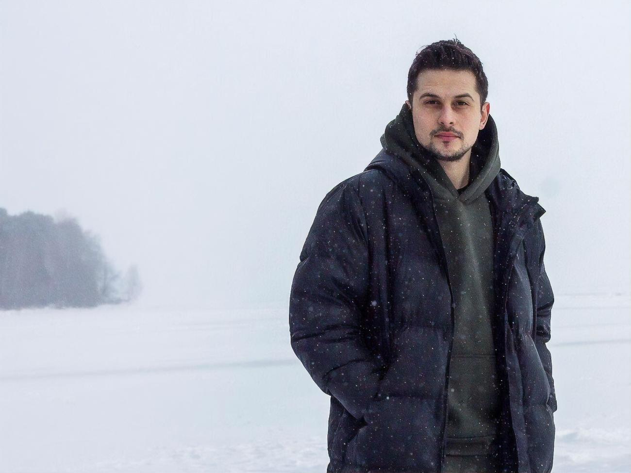 Хас: Чому "На її руках"? Це арабська філософія