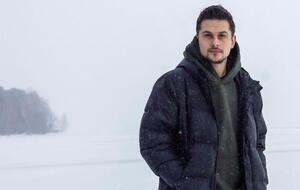 Хас: Чому "На її руках"? Це арабська філософія