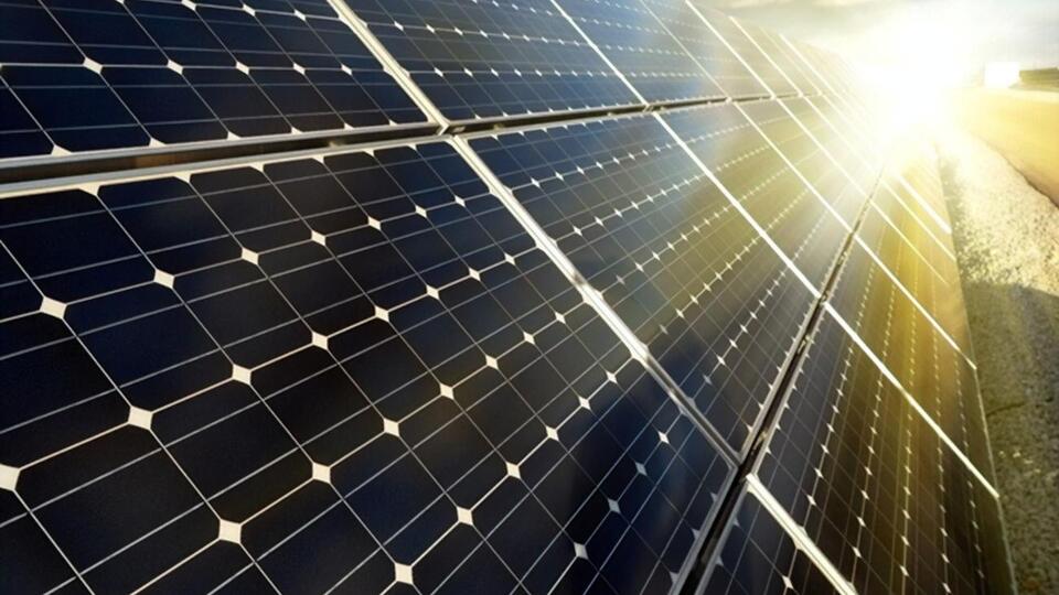 Панелі працюватимуть на дахах громадських будівель