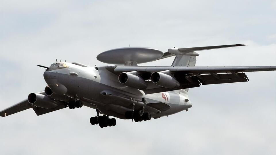 Літак А-50 зазнав пошкоджень після вибухів