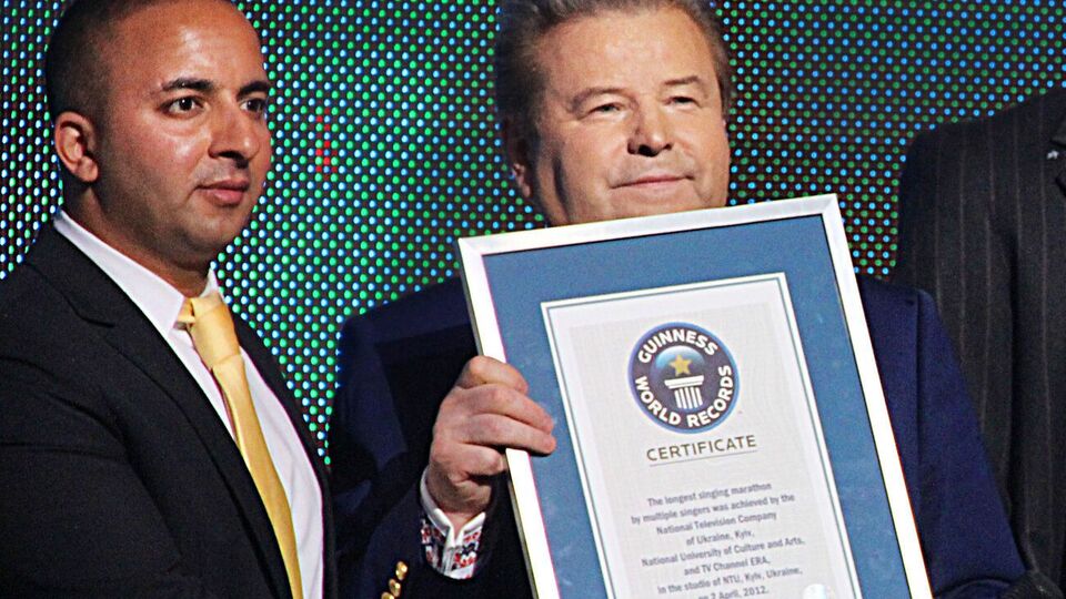 Более 10 лет назад беспрецедентный телемарафон "Песня объединяет нас!" сплотил украинцев со всех континентов мира