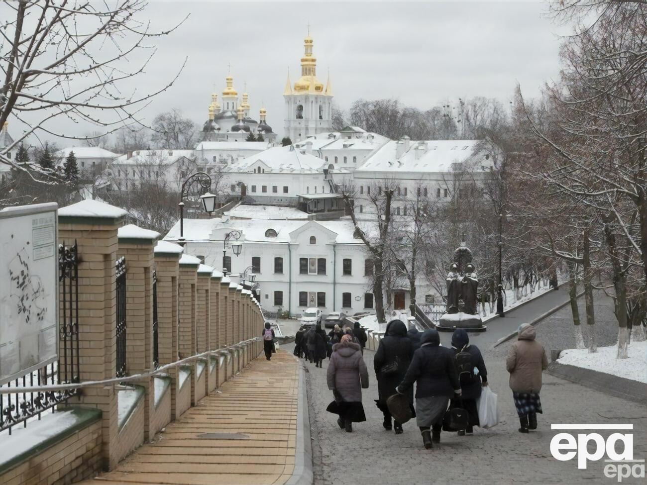 Монахи должны были покинуть Лавру до начала работы комиссии