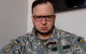 Авторинок лежить. Сотні тисяч людей опинилися без роботи, у мільйонів знизилися доходи й зарплатня. Але є люди, які купують дорогі автомашини