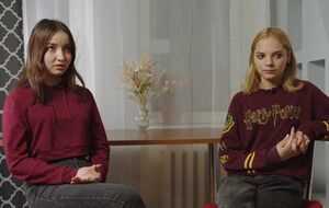 Фильм рассказывает о двух украинках, обманом вывезенных россиянами из Херсона