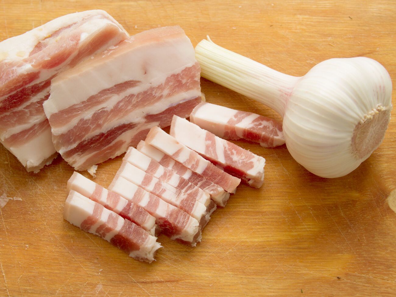 Самым вкусным считается сало со спины или боковой части туши